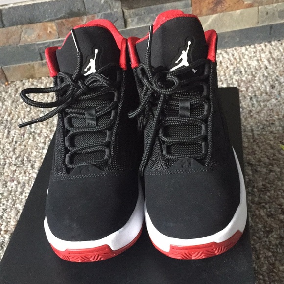 Jordan max aura 2 6Y - Picture 2 of 6
